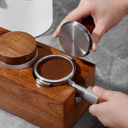 Drewniana stacja tampingowa do kawy - Barista Dock