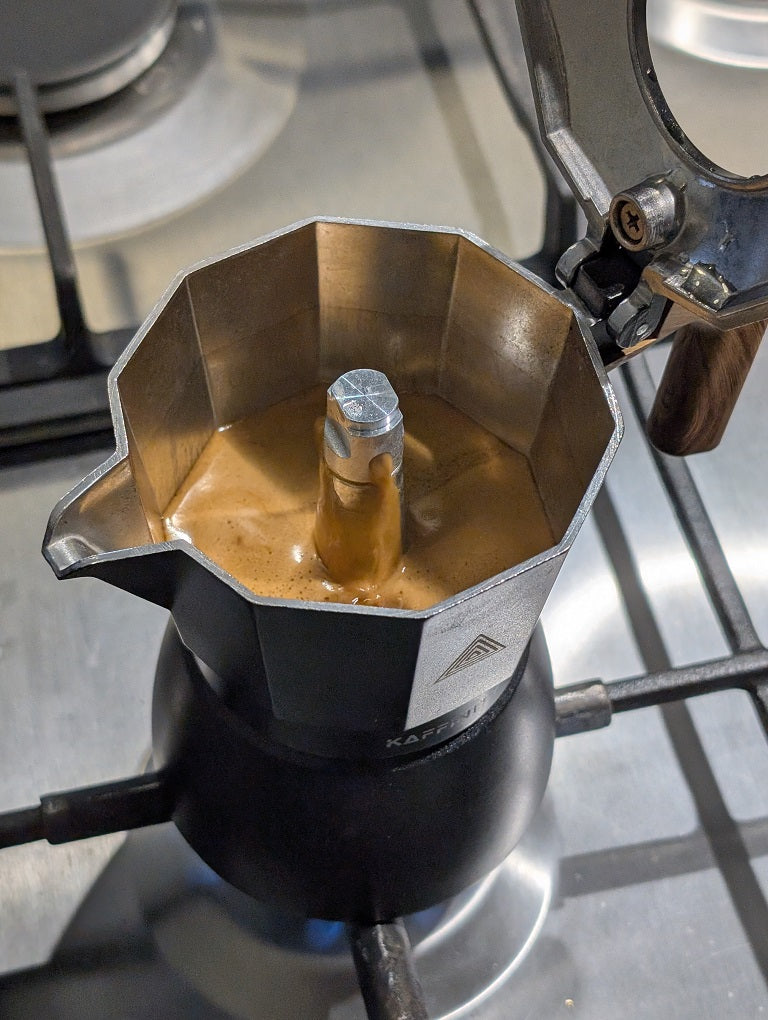 Kawiarka z podwójnym zaworem - Cremosa