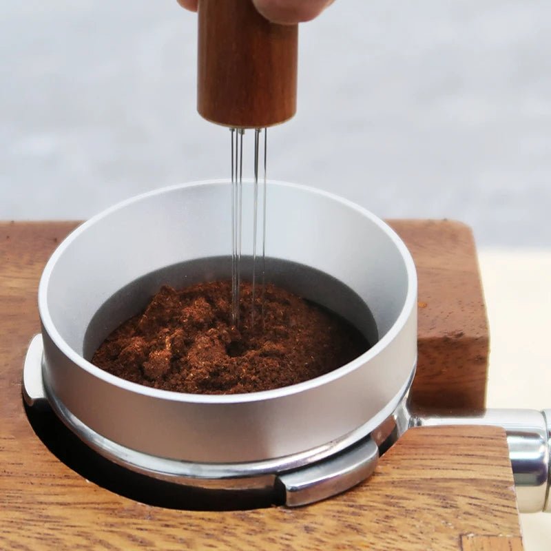 Dystrybutor igłowy do espresso - drewniany | WDT - Akcesoria do espresso - Kaffinity