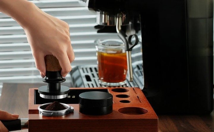 Tamper samopoziomujący nacisk 13,5kg 51/53/58mm - Akcesoria do espresso - Kaffinity