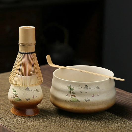 Ceramiczna miska Harmony z motywem gór, bambusowe chashaku oraz chasen na dopasowanej podstawce